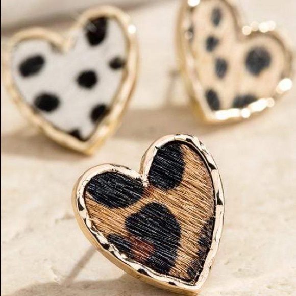 Double Heart Animal Print Studs-Ivory - Picture 2 of 4